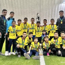 爱游戏-足球明星在比赛中呈现出色,球队斩获大胜者