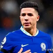 爱游戏体育app下载-意大利豪门佛罗伦萨球员整装待发备战()