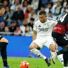 爱游戏app-皇马核心受伤球队战绩略显低迷()